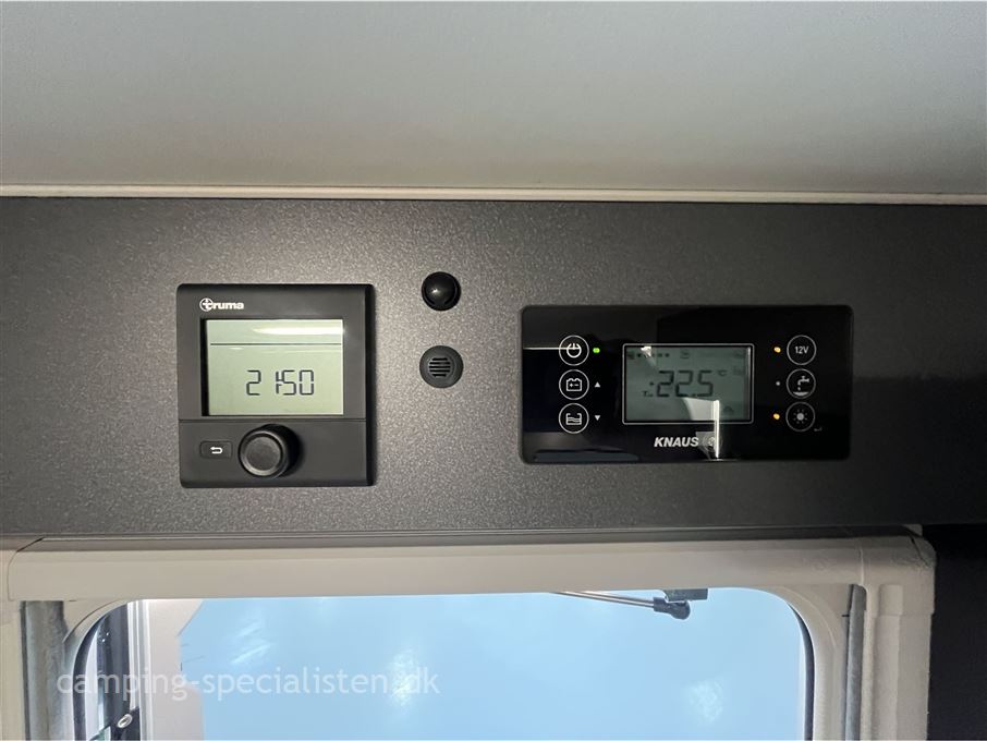 Knaus L!VE TI 700 MEG Platinum Selection
